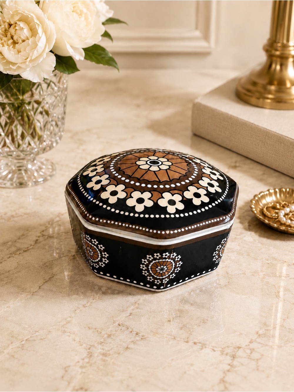 Vera Bradley “Caffè Latte” Trinket Box
Andrea by Sadek ☕🤎
